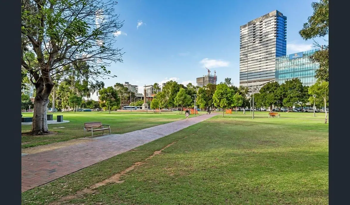 Hi 5 Star Adelaide City Luxury Oasis