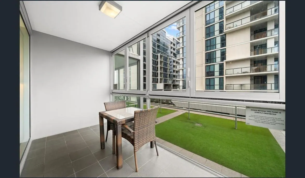 Hi 5 Star Adelaide City Luxury Oasis 0*,  Австралия
